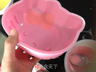hello kitty 酸奶慕斯蛋糕的做法步骤：9