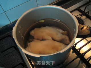 卤猪蹄的做法步骤：4