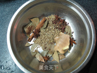 卤猪蹄的做法步骤：6