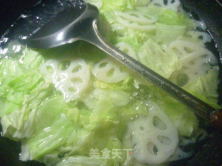 莲藕拌圆白菜的做法步骤：4