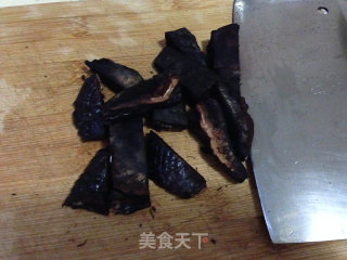 淮山猪骨灵芝汤的做法步骤：2