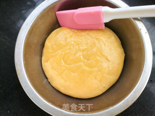 红豆沙月饼的做法步骤：3