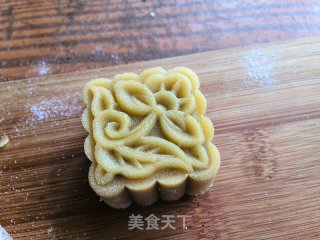 红豆沙月饼的做法步骤：14