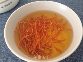 虫草花花胶汤的做法步骤：3