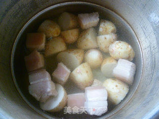 五花肉香芋汤的做法步骤：6