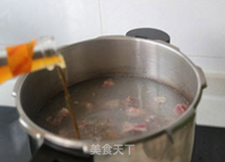 西红柿炖牛腩-酸甜爽口，滋味浓厚的做法步骤：8