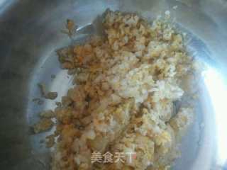 玉米面酸菜团子的做法步骤：4