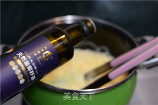 【萨拉米香肠茄汁意面】的做法步骤：3