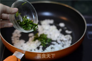 【萨拉米香肠茄汁意面】的做法步骤：4