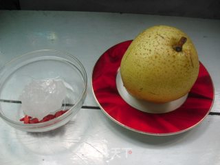 冰糖枸杞蒸雪梨的做法步骤：1