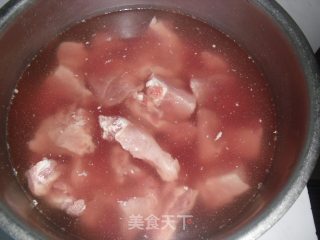 白萝卜脊骨汤的做法步骤：1