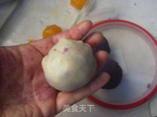 紫薯蛋黄酥的做法步骤：7
