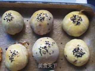紫薯蛋黄酥的做法步骤：11