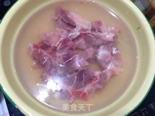 猪骨黑豆汤—养颜排毒,保持青春的做法步骤：2