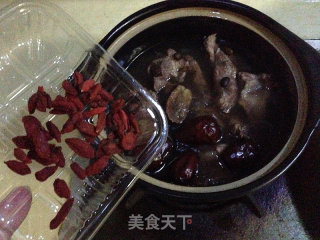猪骨黑豆汤—养颜排毒,保持青春的做法步骤：8