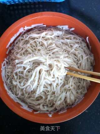 麻酱鸡丝凉面的做法步骤：4