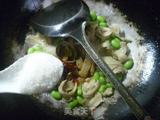 毛豆炒面筋的做法步骤：11