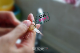 C妈私房之选——宝贝最爱蒜蓉大虾的做法步骤：2