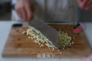 C妈私房之选——宝贝最爱蒜蓉大虾的做法步骤：3
