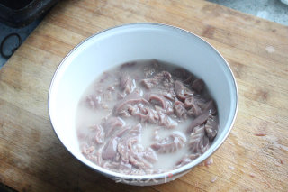 青椒炒腰花的做法步骤：4
