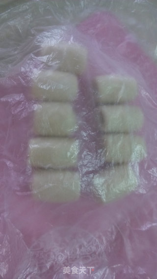 蛋黄酥的做法步骤：4