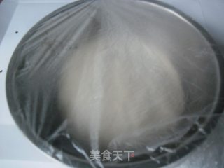 小猪豆沙包的做法步骤：2
