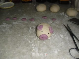 小猪豆沙包的做法步骤：6