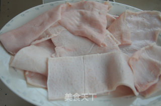 含有丰富胶原蛋白的美味之佳品--猪肉皮的做法步骤：3