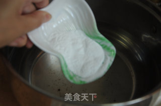 含有丰富胶原蛋白的美味之佳品--猪肉皮的做法步骤：5