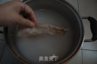 含有丰富胶原蛋白的美味之佳品--猪肉皮的做法步骤：6
