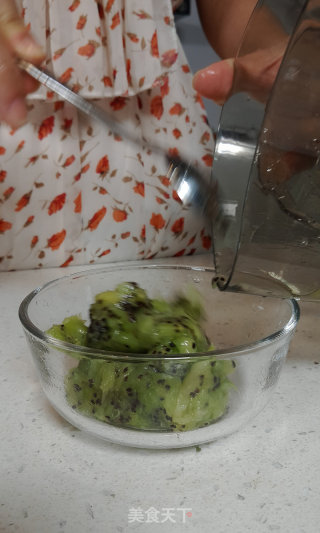 好处多多猕猴桃 SKG9999原汁机食谱的做法步骤：6