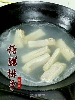 糖醋排骨的做法步骤：1