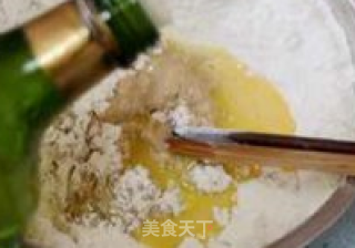一罐啤酒第一波：【黑啤夹馅硬质面包】的做法步骤：5