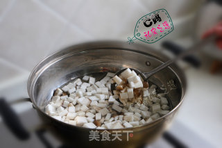 C妈私房之选——口感一流的三鲜鸡丁的做法步骤：2