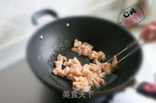 C妈私房之选——口感一流的三鲜鸡丁的做法步骤：3