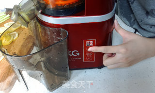 减肥佳品玉米汁 SKG9999原汁机食谱的做法步骤：3