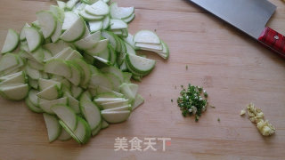 丝瓜汤的做法步骤：2
