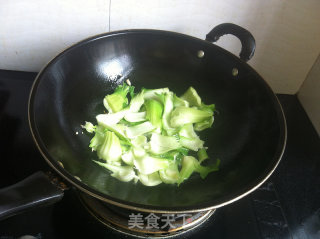 香菇炒油菜的做法步骤：2