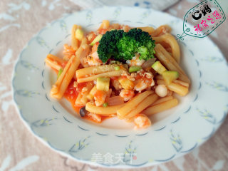 C妈私房之选——健康美味的茄汁虾仁意面的做法步骤：3