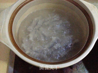【猪粉排骨莲藕汤】----一碗暖汤解乡愁的做法步骤：2