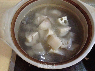 【猪粉排骨莲藕汤】----一碗暖汤解乡愁的做法步骤：7