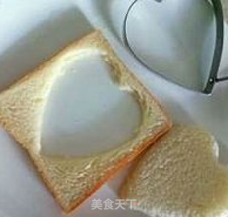 用食物表达爱:吐司煎蛋的做法步骤：2
