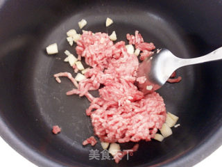 酱肉鸡蛋灌饼的做法步骤：2