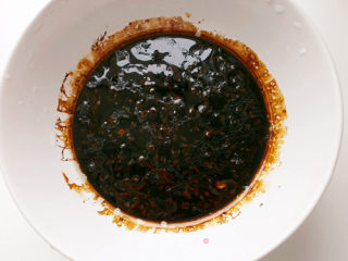 酱肉鸡蛋灌饼的做法步骤：3