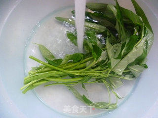 空心菜炒年糕的做法步骤：2