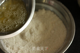 蛋白的好去处---椰丝球的做法步骤：3