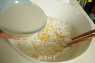 皮薄如纸的----云吞皮及小葱馅云吞的做法步骤：2