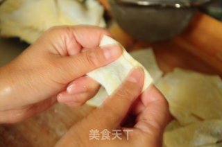 皮薄如纸的----云吞皮及小葱馅云吞的做法步骤：14