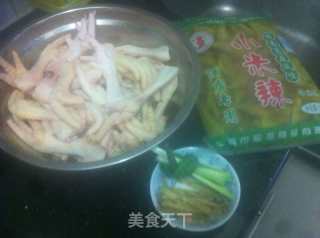 自制泡椒鸡爪的做法步骤：1
