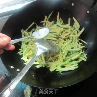 北瓜丝炒米饭的做法步骤：4